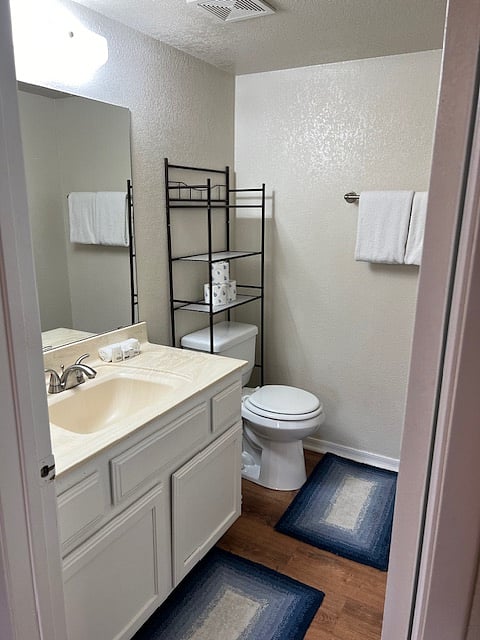 Second master bedroom suite bathroom