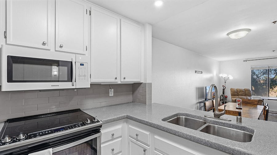 Furnished Finder property 708396_1 photo 13