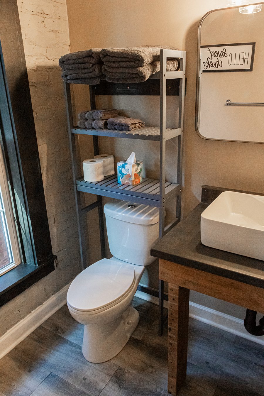 Rear ensuite bathroom.