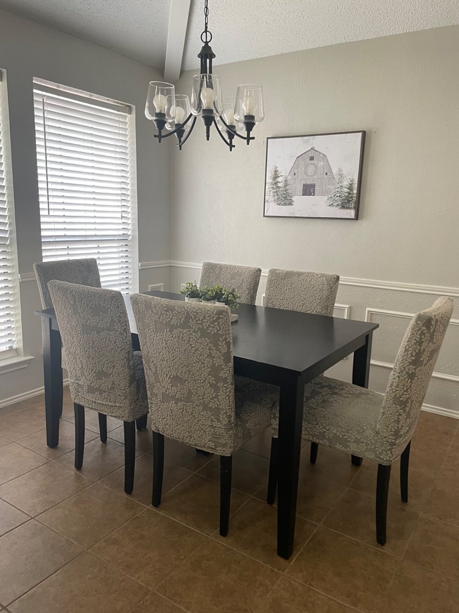 Kitchen breakfast table - seats 6