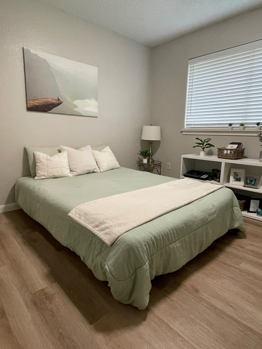 Guest room with double bed