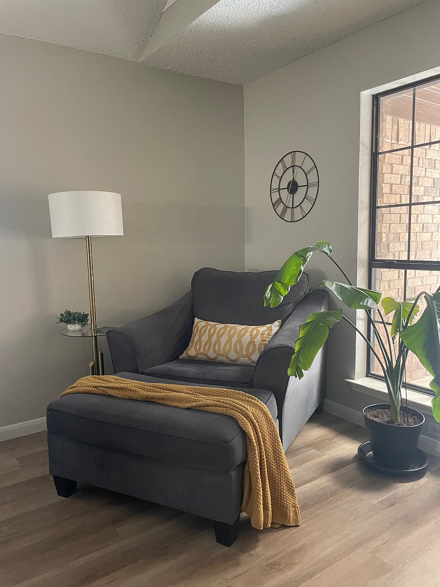 Living room lounger and reading nook