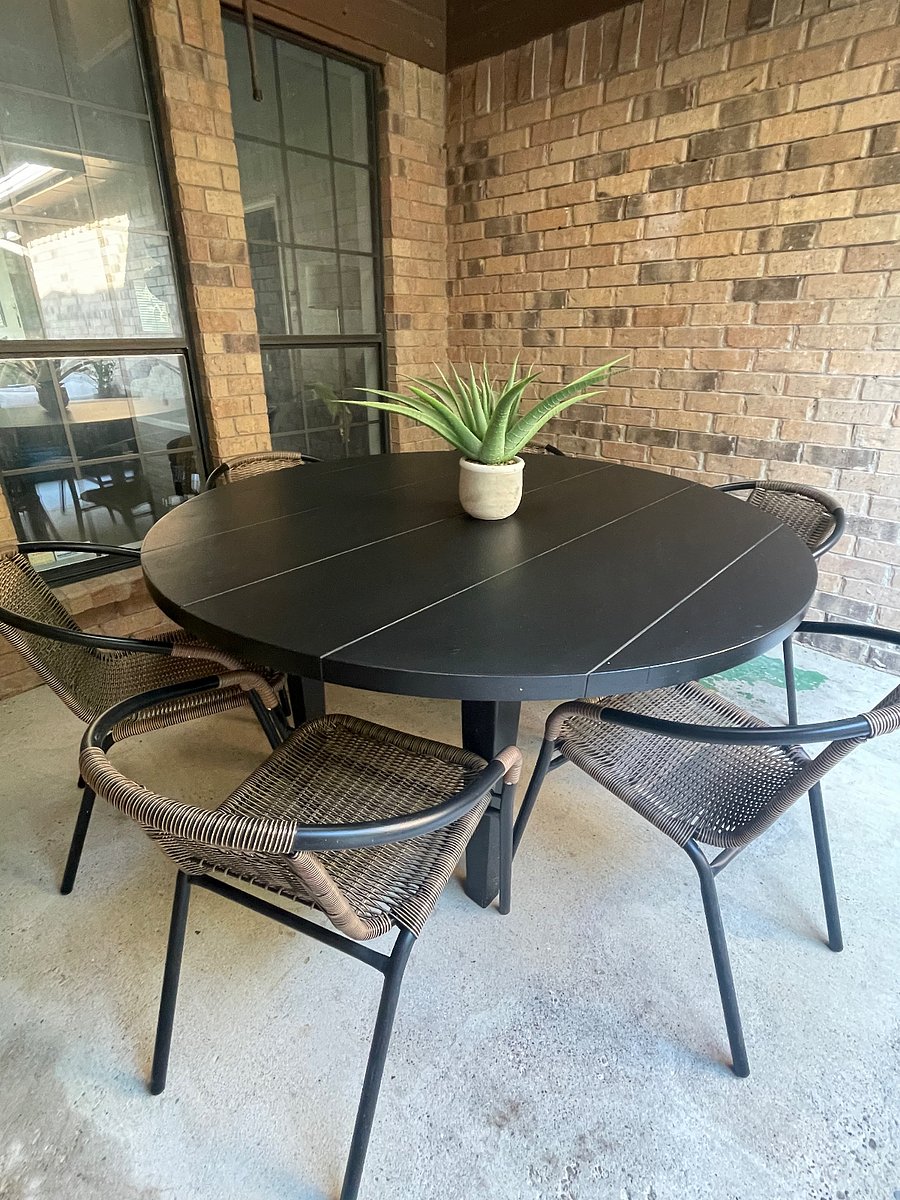 Patio table - seats 6