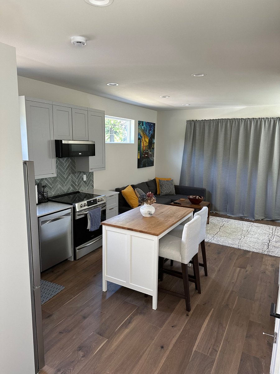 Furnished Finder property 708585_1 photo 3