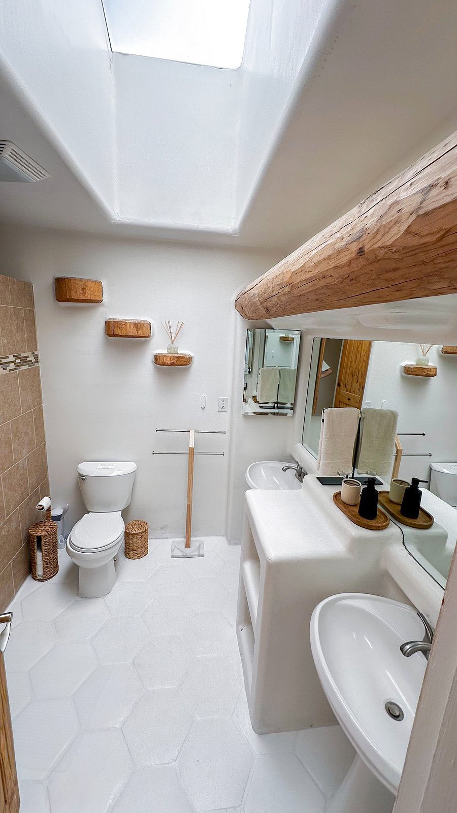 Furnished Finder property 708660_1 photo 28
