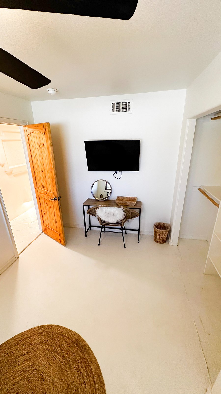 Furnished Finder property 708660_1 photo 25