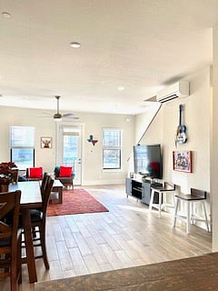 Furnished Finder property 708661_1 photo 25