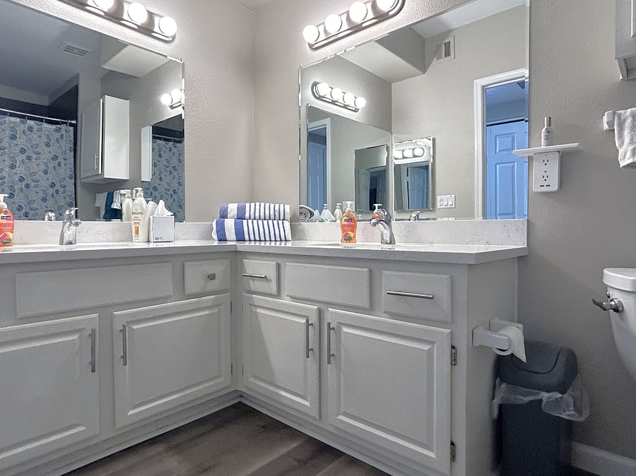 Full bathroom