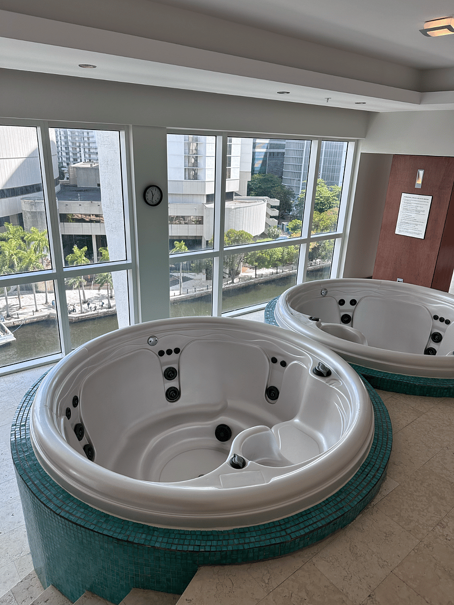 Jacuzzi with views to the river.