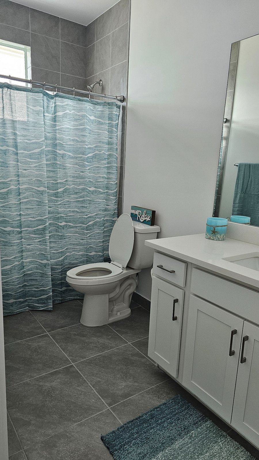 2nd bedroom bathroom
