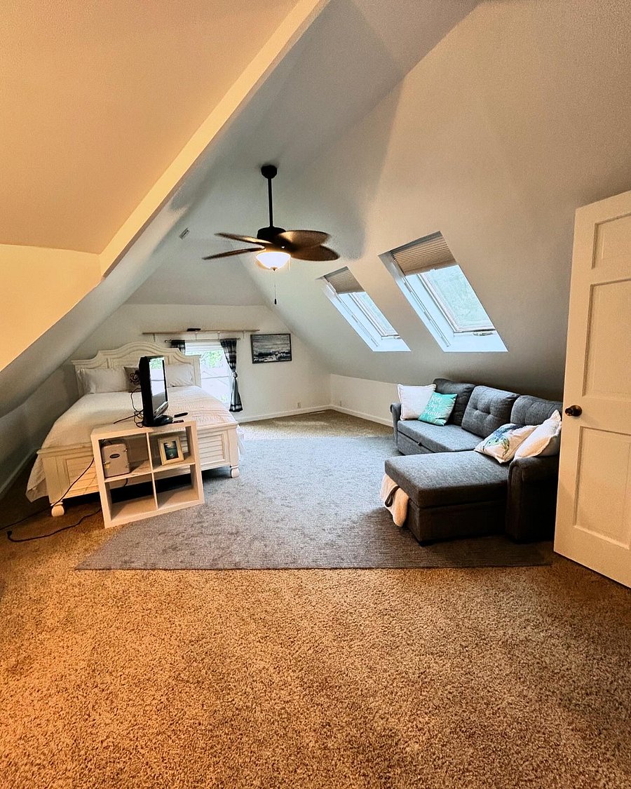 Bedroom suite