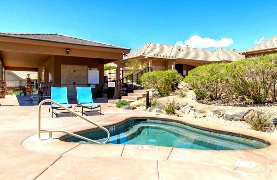 Hot tub 