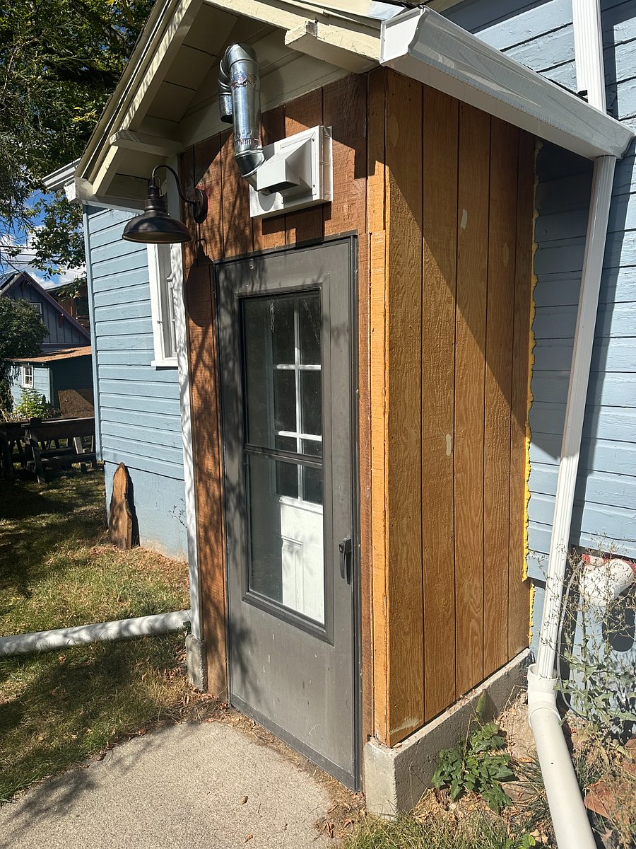 Unit's private entrance