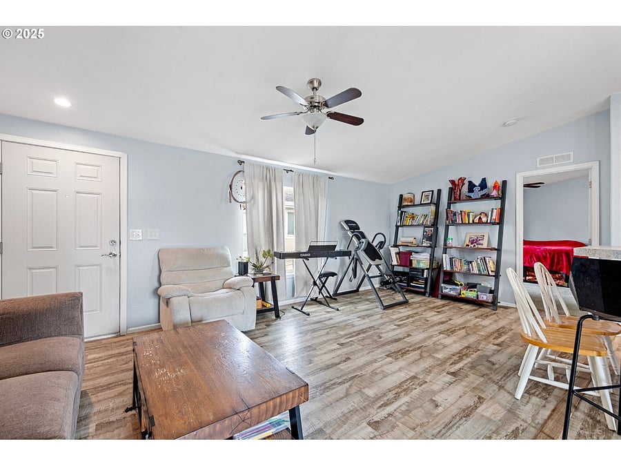 Furnished Finder property 709540_1 photo 22