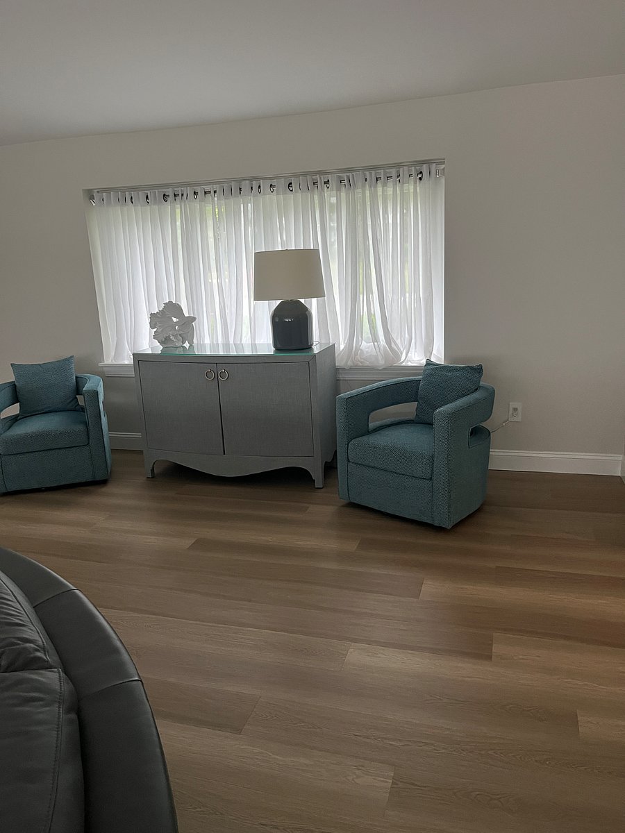 Additional seating in open living room area,