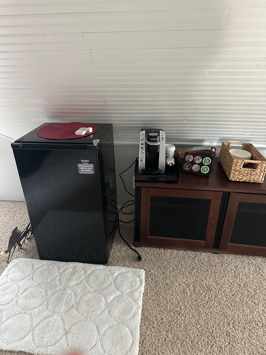 Coffee area. With fridge. Microwave and ice machine.
Meal prep is allowed in main kitchen upon request