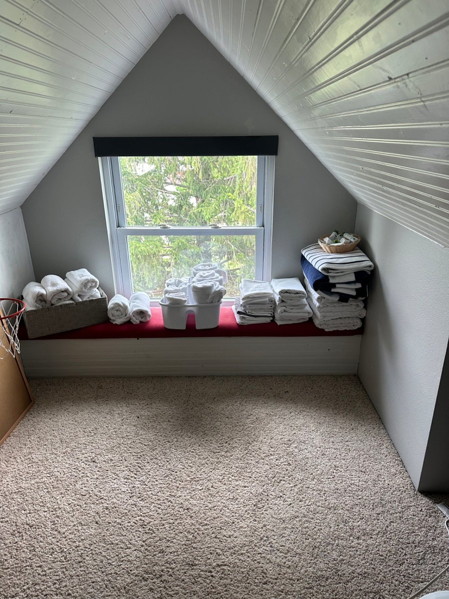 Clean towels and pool towels