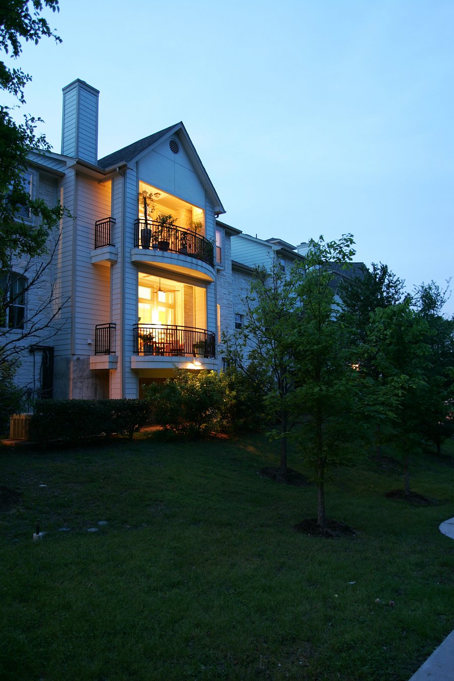view of balcony from Newning Avenue