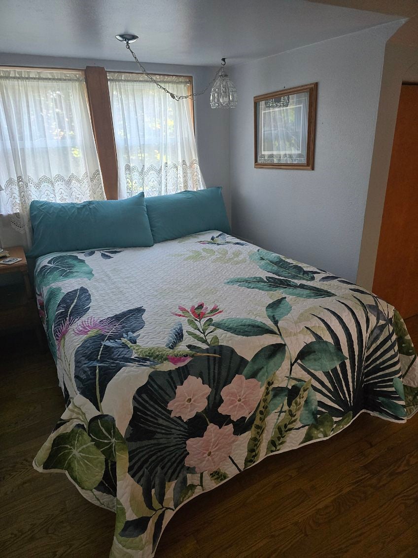 Queen size bed