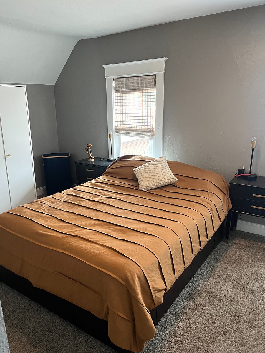 Master bedroom with en suite bathroom