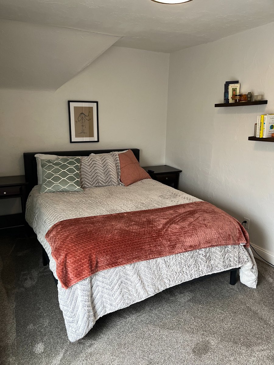 Second bedroom