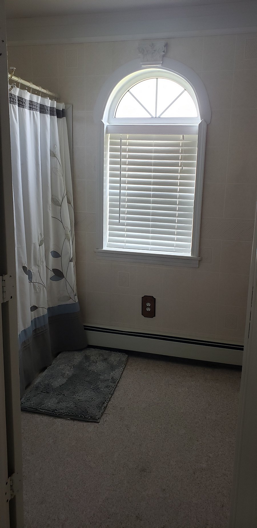 Main bathroom in hallway for the 2 other bedrooms to use.