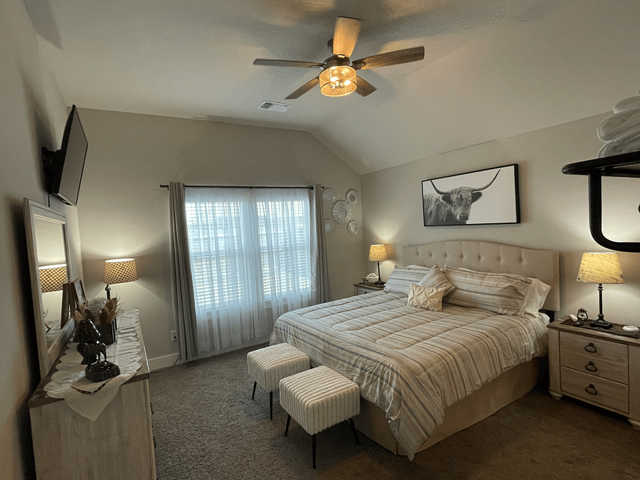 Large Masterbedroom W/King Size, Lovely Ensuite (big) and huge walk-in closet $1,000 per month. 1/4 bath seperate toilet room
