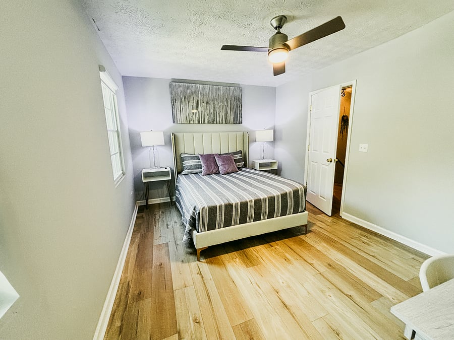 Upstairs Queen Bedroom #1