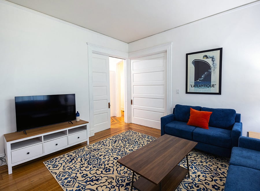 Living Room - Smart TV