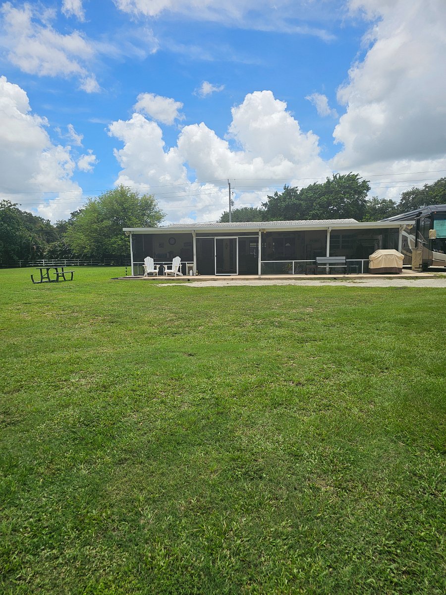 Furnished Finder property 710560_1 photo 3