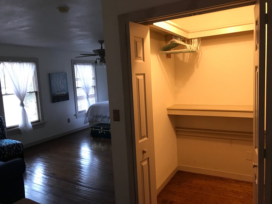 walk-in closet