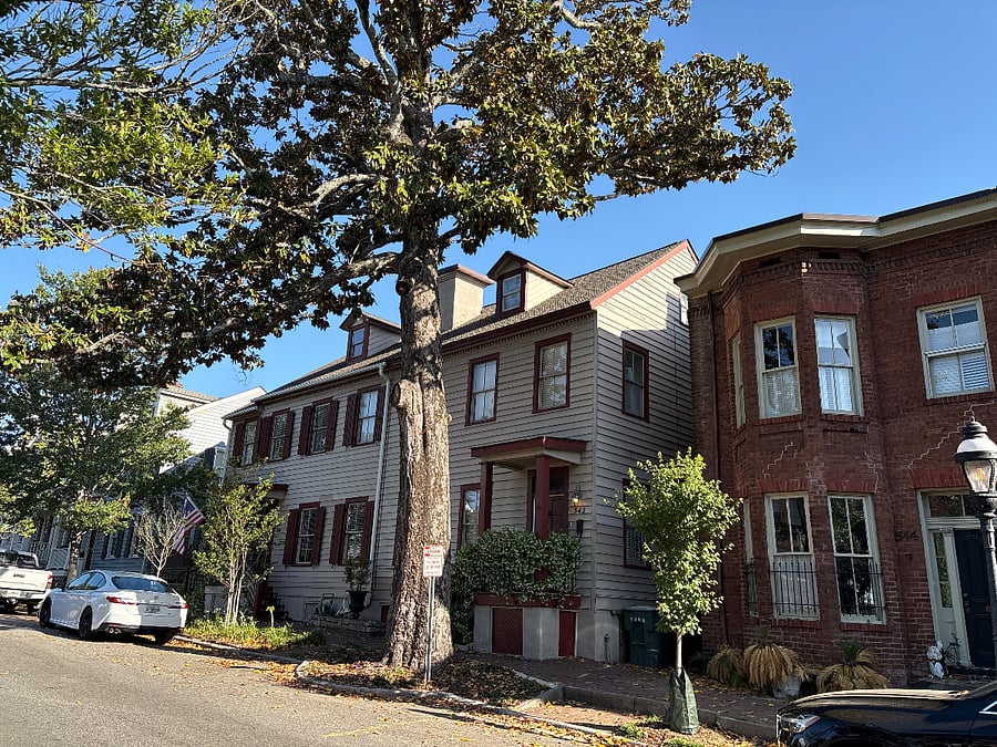 Carriage House belongs to Home fronting East Taylor Street (540) but fully separated/private