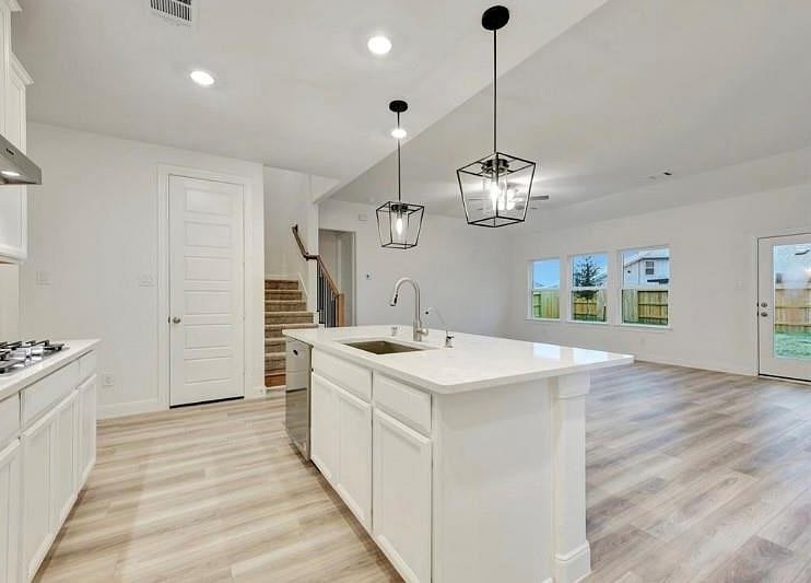 Furnished Finder property 710595_1 photo 8