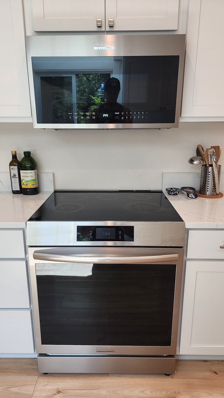 Induction stove and microwave w/ air fry