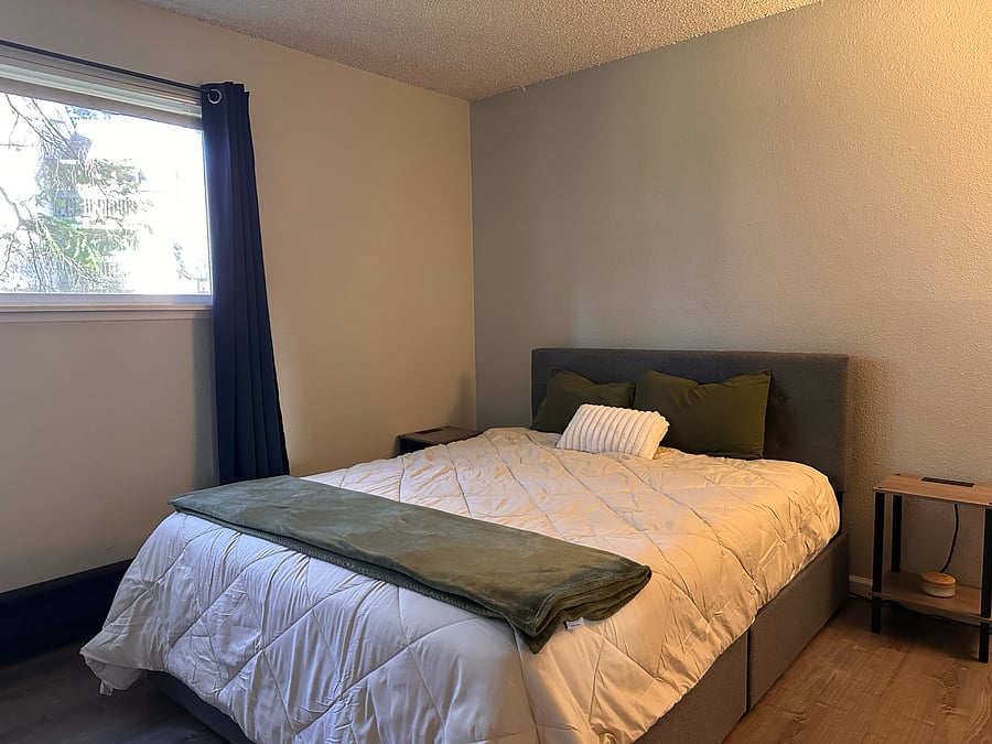 Bedroom - queen sized bed
