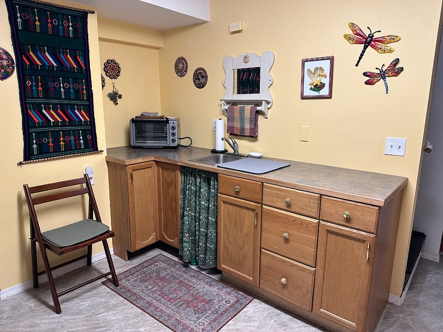 Ground floor kitchenette.