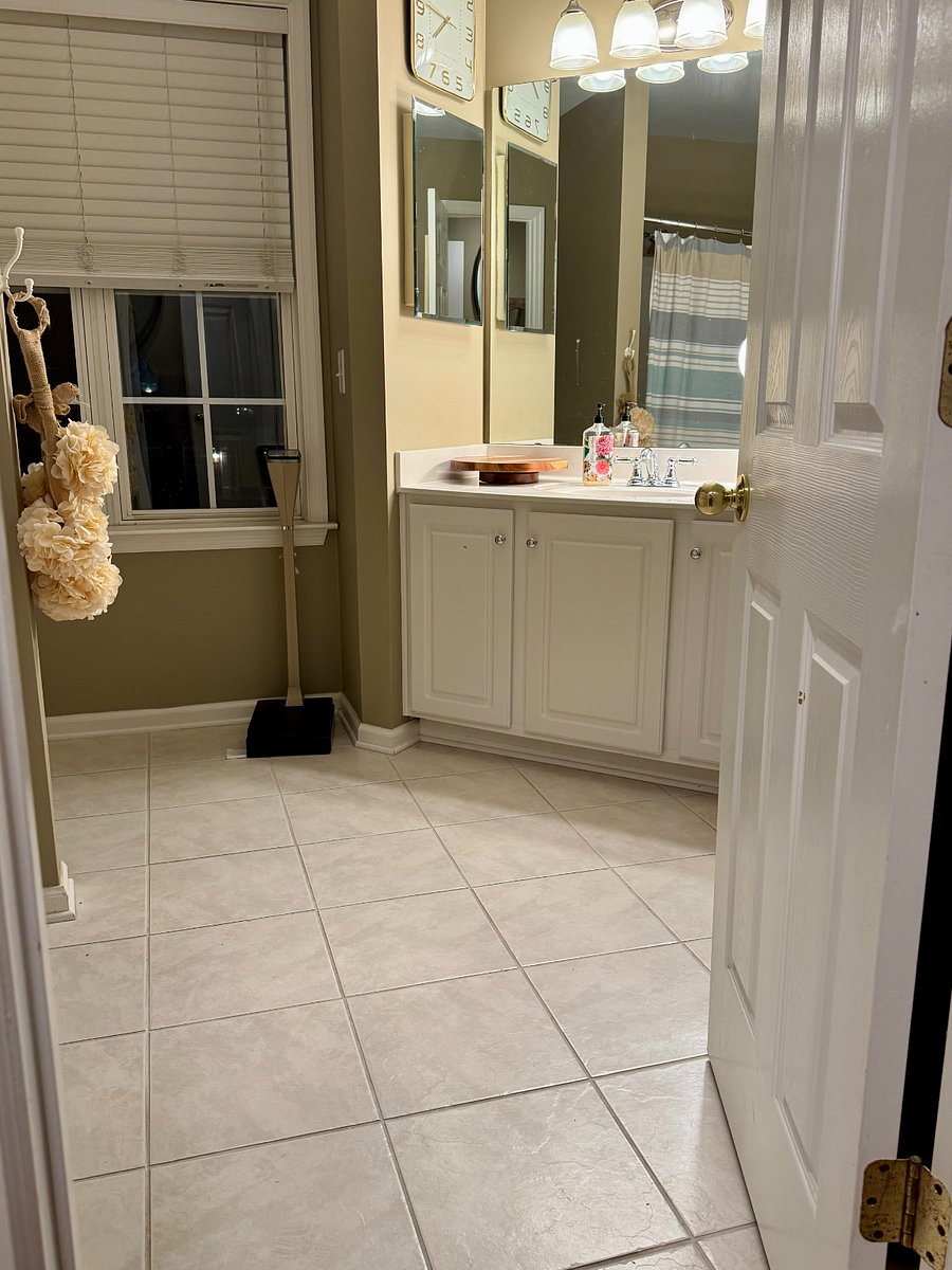 Private en-suite bath