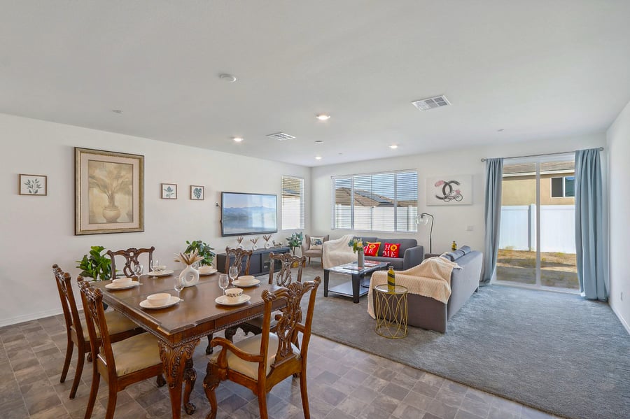 Enjoy a spacious dining area, perfect for gatherings and meals!