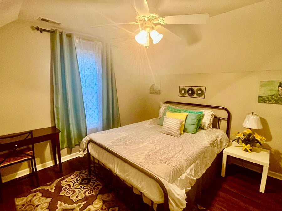 Full size bed