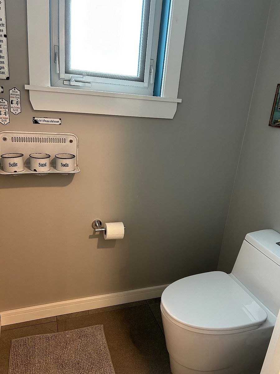 Separate toilet room