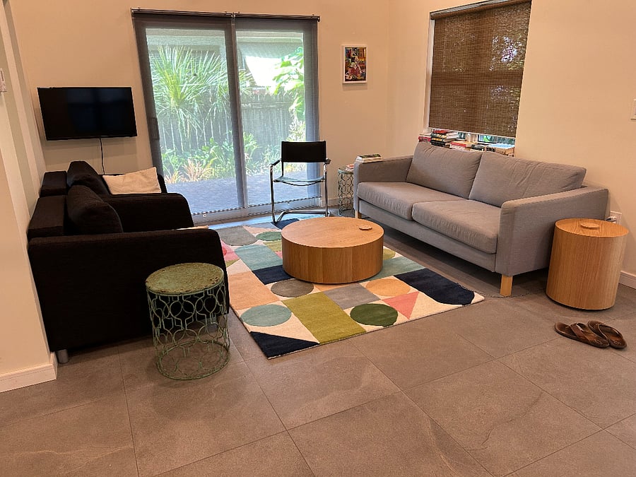 Living Room with additional single chair-beds