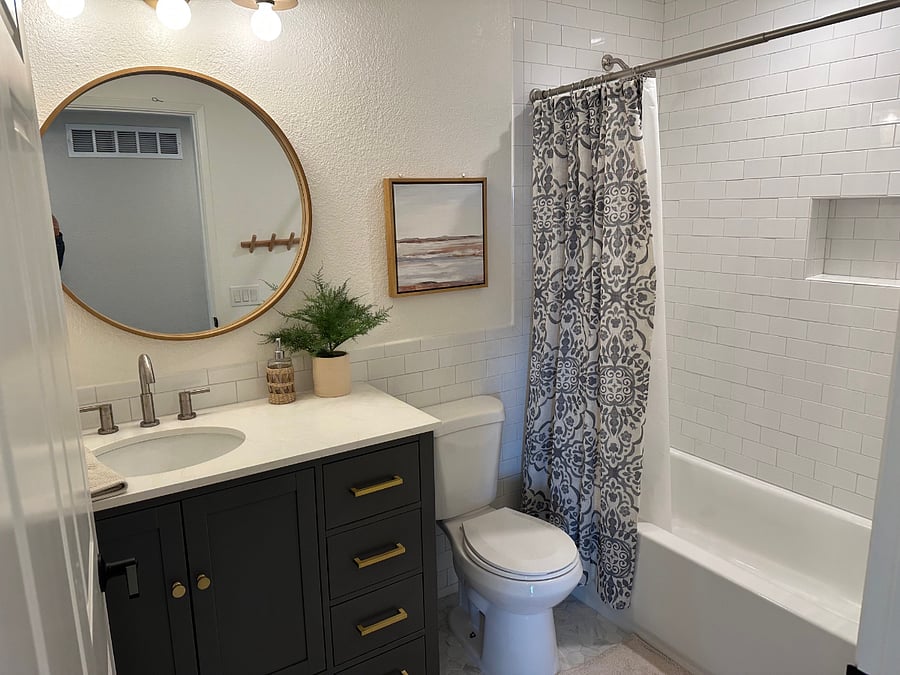 2nd Bathroom
