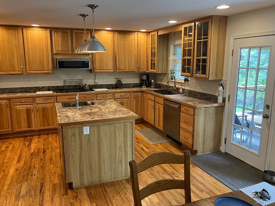 Fully stocked Kitchen- add food!