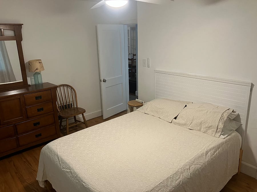 First floor "guest"room with queen bed