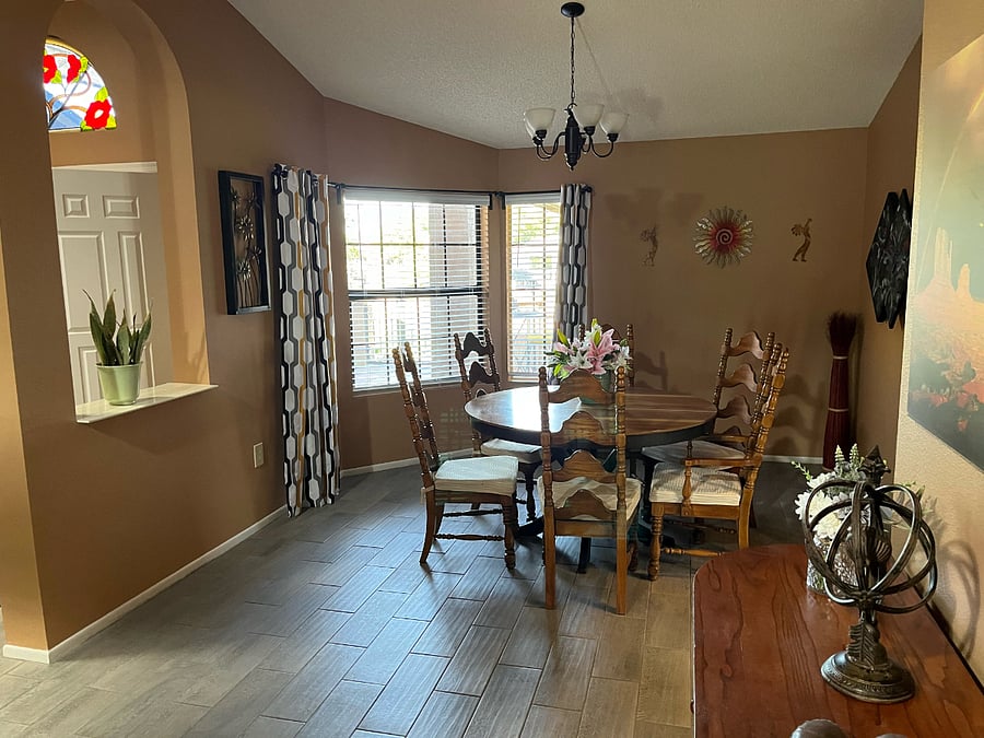 Front room dining nook just off foyer in middle wing