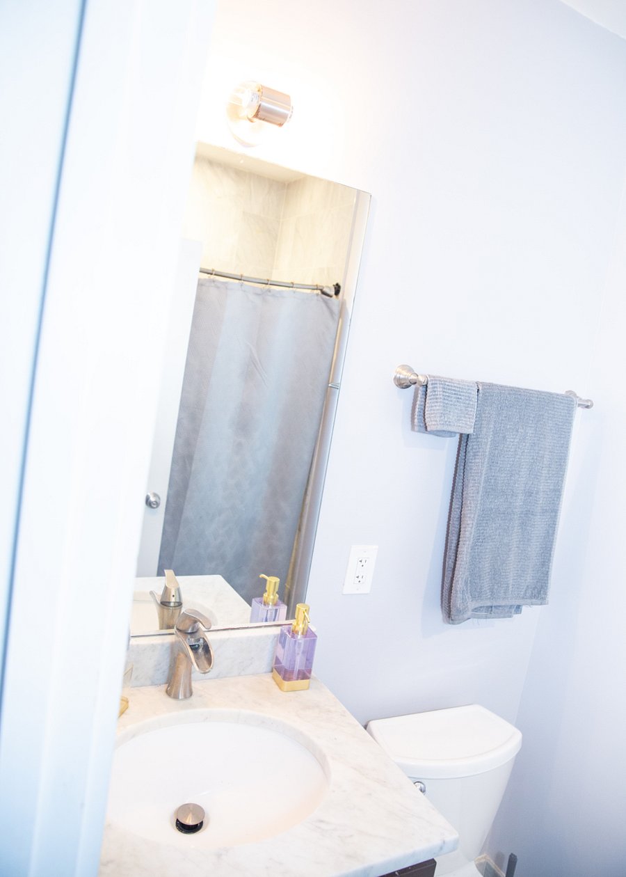 Private bathroom 2