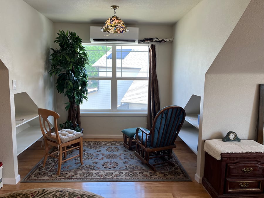 Sitting area/reading nook