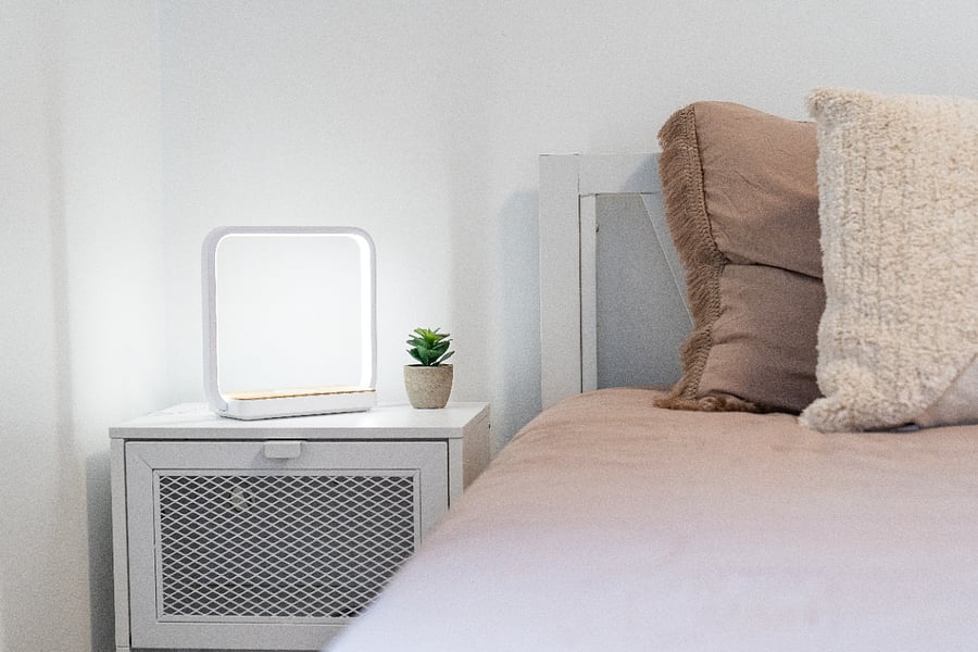 Bedroom - Twin Size - Detail Dimmable Table Lamp with Wireless Charging Station