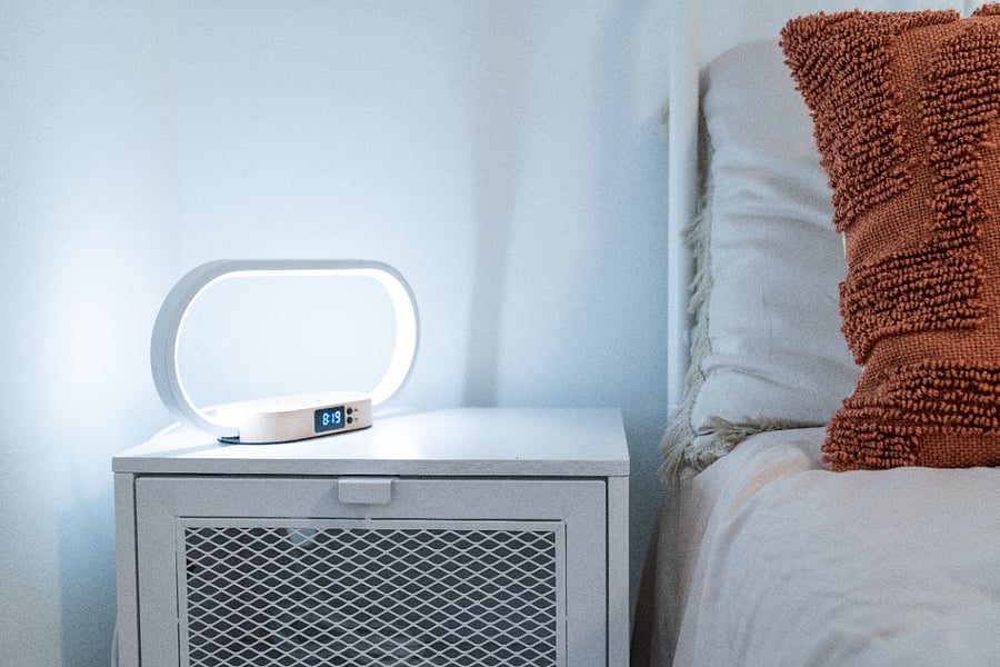 Bedroom - Queen Size - Dimmable Table Light with Wireless Charging Station