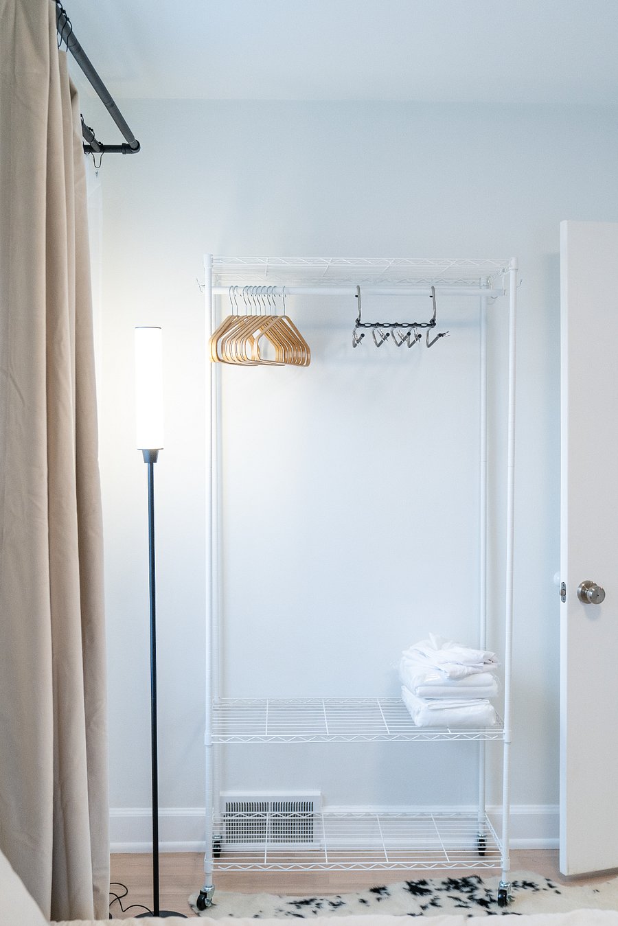 Bedroom - Queen Size - Robe Hanger